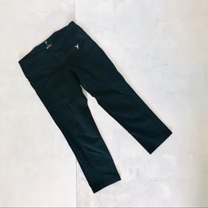 Capri athletic leggings